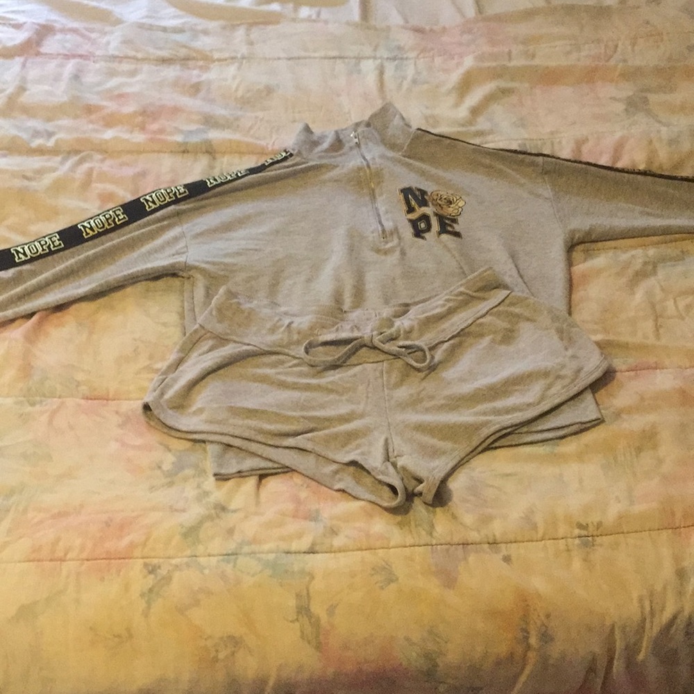 Sweat shirt and shorts